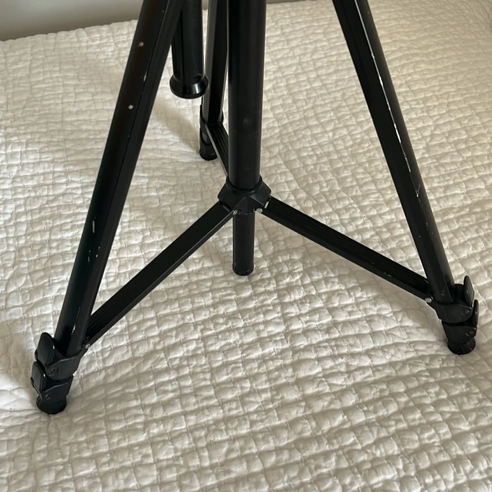 Velbon tripod